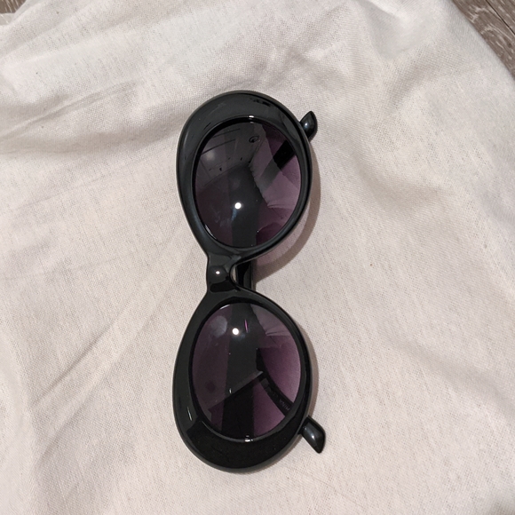 Free People Accessories - Retro sunglasses 😎